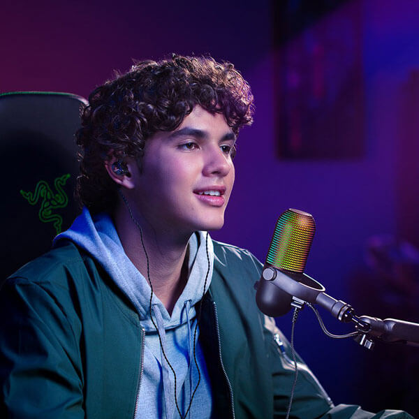 Razer Seiren V3 Chroma Streaming Microphone